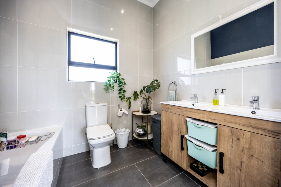 4 Bedroom Property for Sale in Four Seasons Eastern Cape